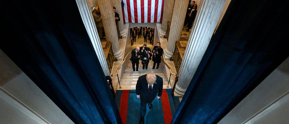 Donald Trump will unmittelbar nach seiner Vereidigung als US-Präsident folgenschwere Entscheidungen treffen.