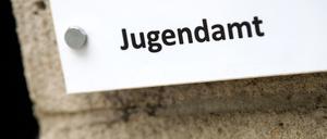 In Berlin stehen die Jugendämter wegen fehlendem Personal in der Kritik. (Archivbild)