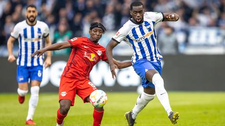 Wilfried Kanga (re.) verlässt Hertha BSC.