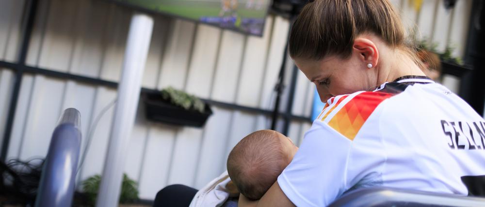 Stürmerin Tabea Sellner aus der DFB-Auswahl wurde kürzlich Mutter.