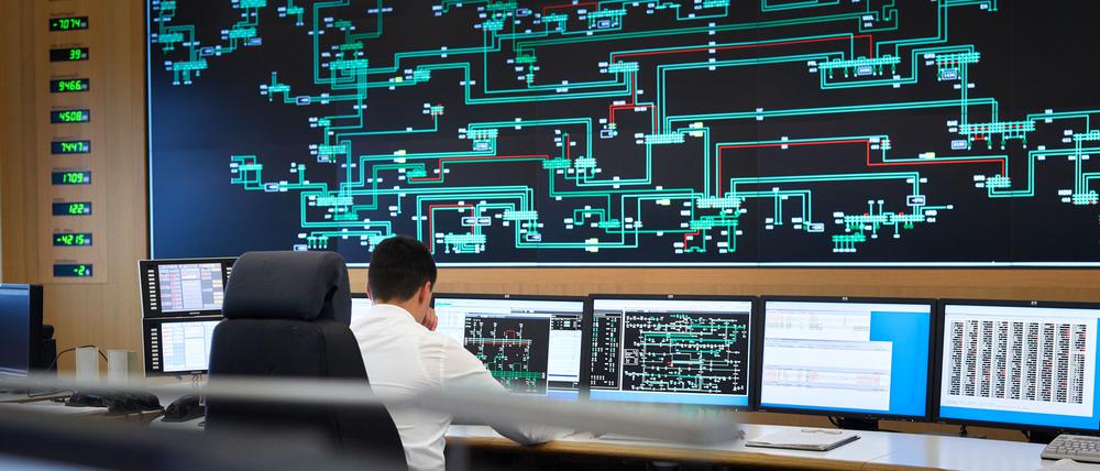 Systemsicherheit. Vom Control Center aus wird das Übertragungsnetz von 50Hertz rund um die Uhr überwacht und das Gesamtsystem im Gleichgewicht gehalten.