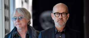 Die US-Musiker Mike Mills und Michael Stipe, beide einst zusammen bei R.E.M.