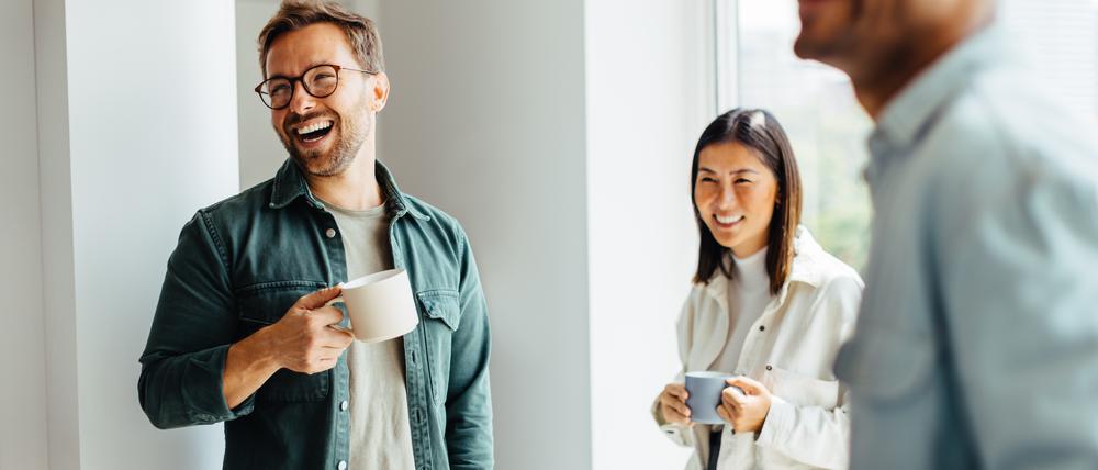 Kaffeetrinken mit Kollegen. Nett, aber zählt das schon als Präsenztag?