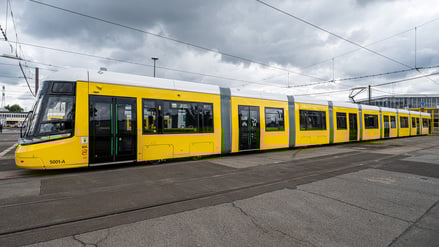 Eine „Urbanliner“-Straßenbahn der BVG.