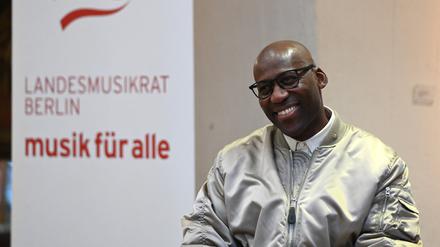 Joe Chialo (CDU), Senator für Kultur und gesellschaftlichen Zusammenhalt, während einer Pressekonferenz des Landesmusikrats Berlin zum Instrument des Jahres 2025. 
