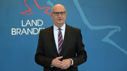 Dietmar Woidke (SPD), Ministerpräsident von Brandenburg, bricht mit der Tradition, zu Beginn der Legislatur eine Regierungserklärung abzugeben. 