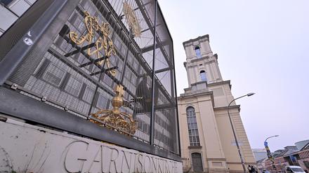 Der Turm der Garnisonkirche an der Breiten Straße. 