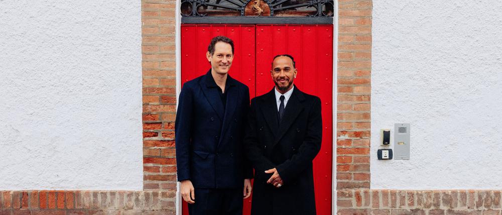 Lewis Hamilton mit Ferrari-Boss John Elkann.
