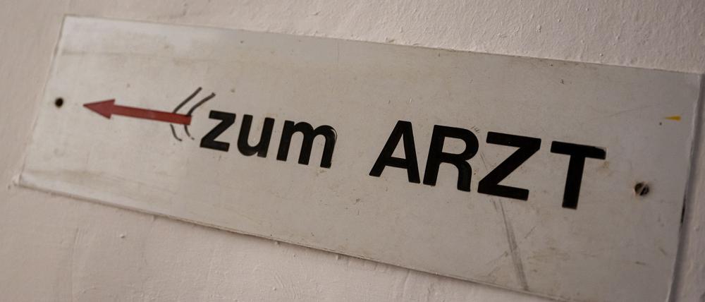 Vor allem Hausärzte fehlen in Brandenburg. (Symbolbild)