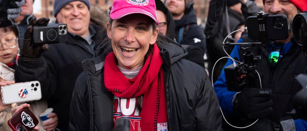 Trump Anhänger feierten die Freilassungen als Sieg.