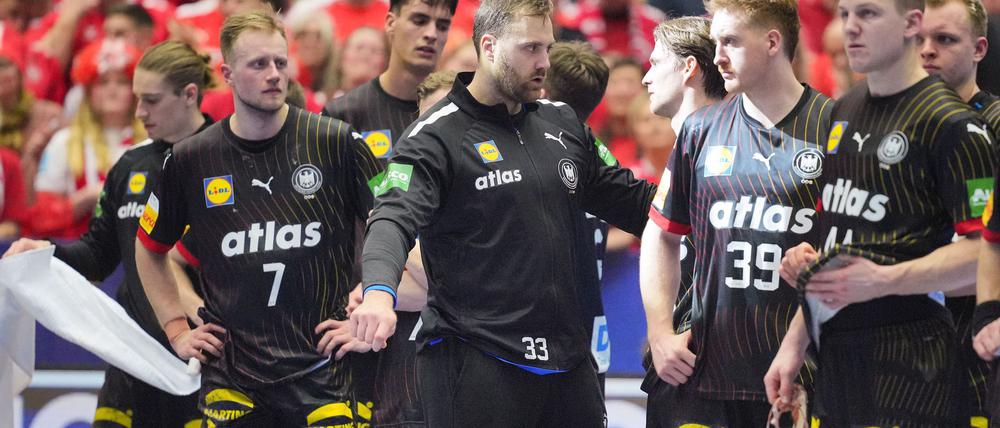 Die deutschen Handballer können das WM-Viertelfinale weiter aus eigener Kraft erreichen.