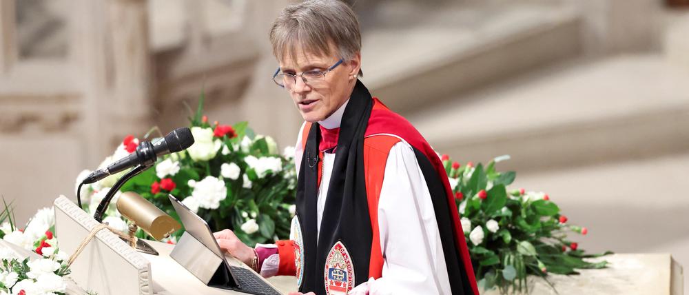 Bischöfin Mariann Edgar Budde spricht in der National Cathedral in Washington D.C.