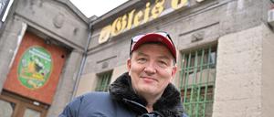 Aus dem „Gleis 6“ wird die Karaoke-Bar „Green Mago – Gleis 6“, mit Betreiber Nils Roth.