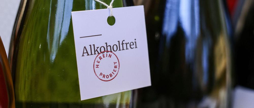 Längst gibt es auch alkoholfreien Wein. (Archivbild)