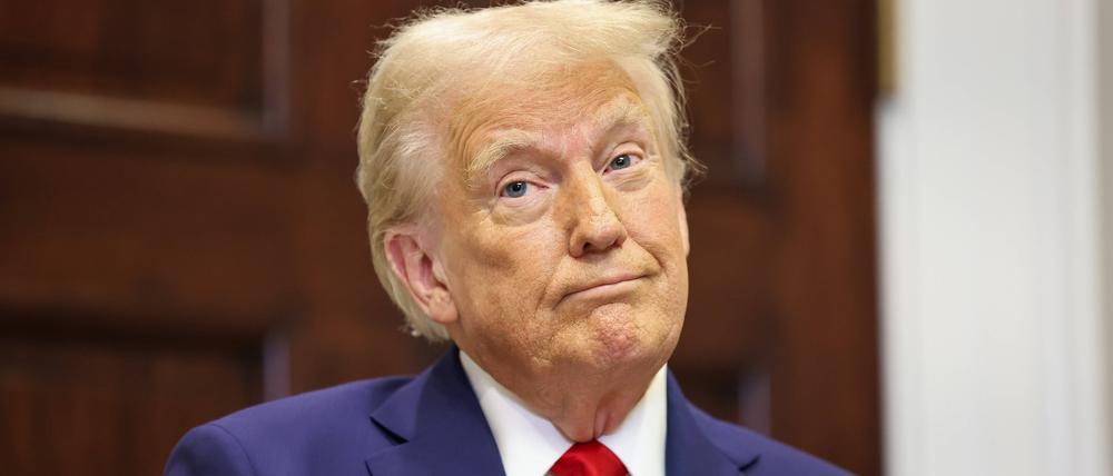 US-Präsident Trump hält eine Rede im Roosevelt Room des Weißen Hauses in Washington DC, am Dienstag, 21. Januar 2025.