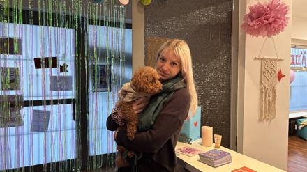Isabell Ewald ist Leiterin vom Jugendclub Mädchen*Räume in der Neuköllner High-Deck-Siedlung. 