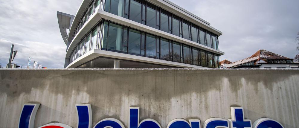 Die nach den ersten bestätigten Corona-Infektionen in Deutschland Ende Januar vorübergehend geschlossene Zentrale des Autozulieferers Webasto in Gauting. (Foto-Archiv)