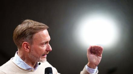 Christian Lindner spricht bei einer Wahlkampfveranstaltung im ·Haus der Begegnung.