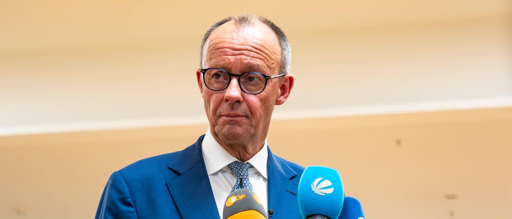 Friedrich Merz gibt ein Pressestatement zu der Messerattacke in Aschaffenburg 