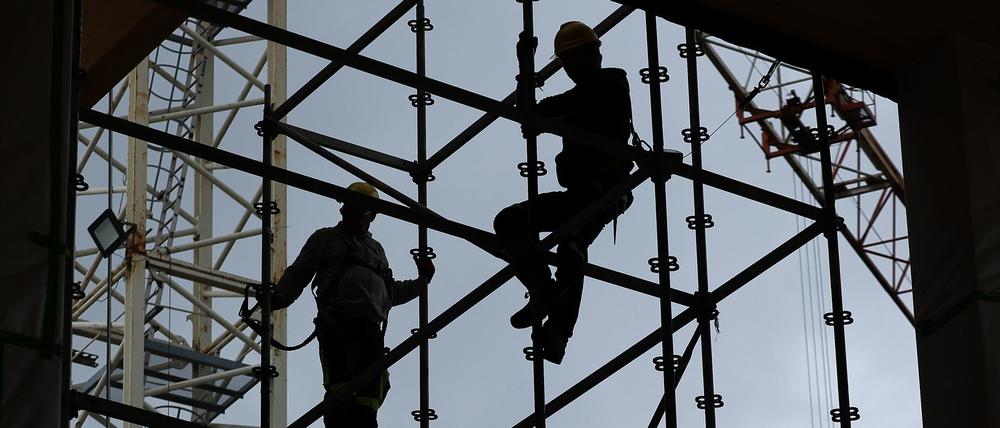 Auch am Bau werden bis heute überproportional häufig Menschen in ausbeuterischen Arbeitsverhältnissen beschäftigt.