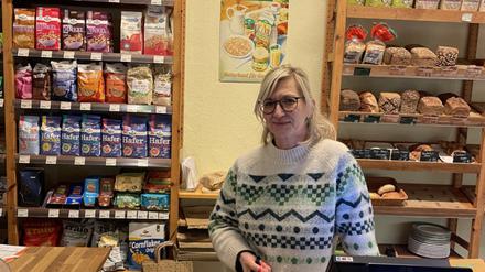 Dana Fehlhaber-Richter in ihrem Laden „Biolino“ in Berlin-Schöneberg