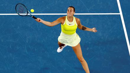 Aryna Sabalenka ist nur noch einen Sieg von ihrem anvisierten Titel-Hattrick entfernt.