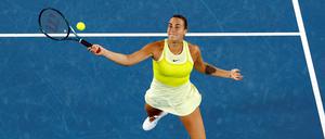 Aryna Sabalenka ist nur noch einen Sieg von ihrem anvisierten Titel-Hattrick entfernt.