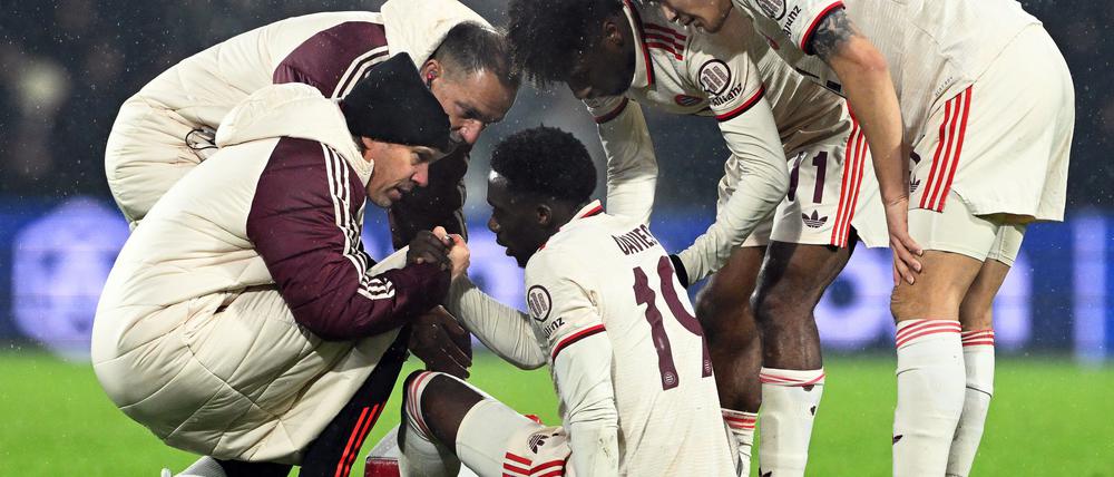 Alphonso Davies fällt beim FC Bayern erstmal aus.
