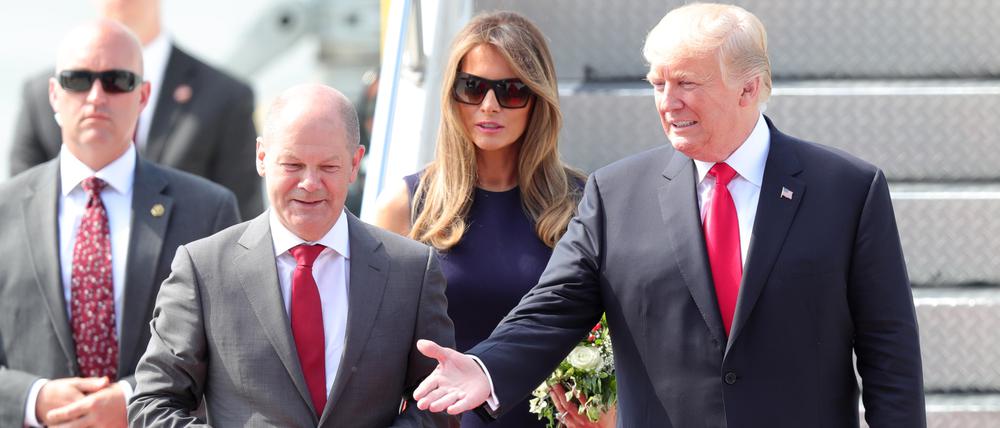 Damals wars. Olaf Scholz begrüßt den damaligen US-Präsidenten im Juli 2017 in Hamburg.