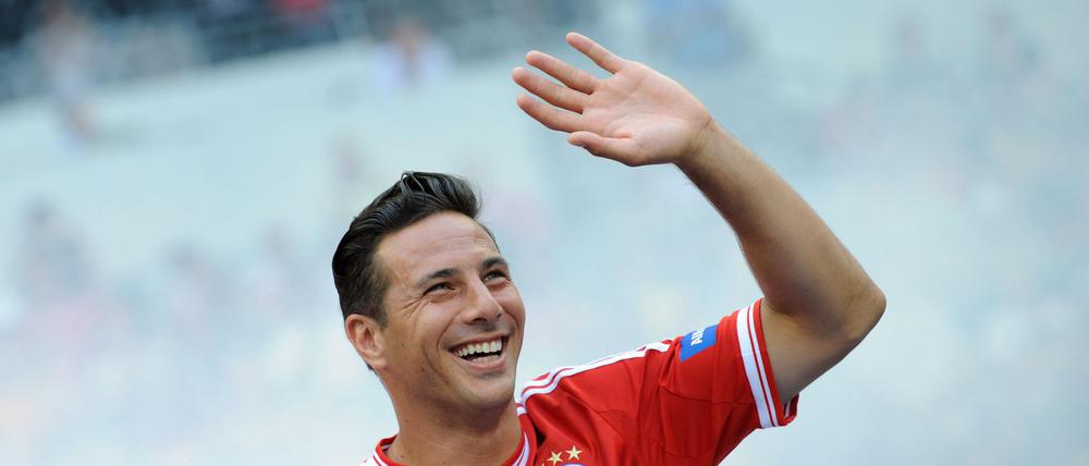 Der ehemalige Bundesligaprofi Claudio Pizarro ist in seiner peruanischen Heimat zum Ehrenprofessor ernannt worden.