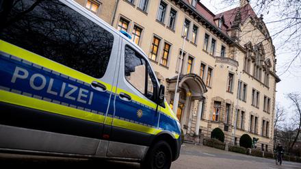 Die Friedrich-Bergius-Schule stand zwischenzeitlich unter Polizeischutz.