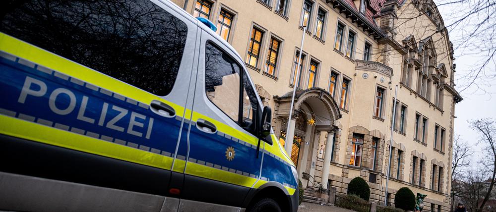 Die Friedrich-Bergius-Schule stand zwischenzeitlich unter Polizeischutz.