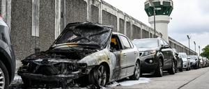 Auch vor Berliner Gefängnissen wurden Autos angezündet. (Archivbild)