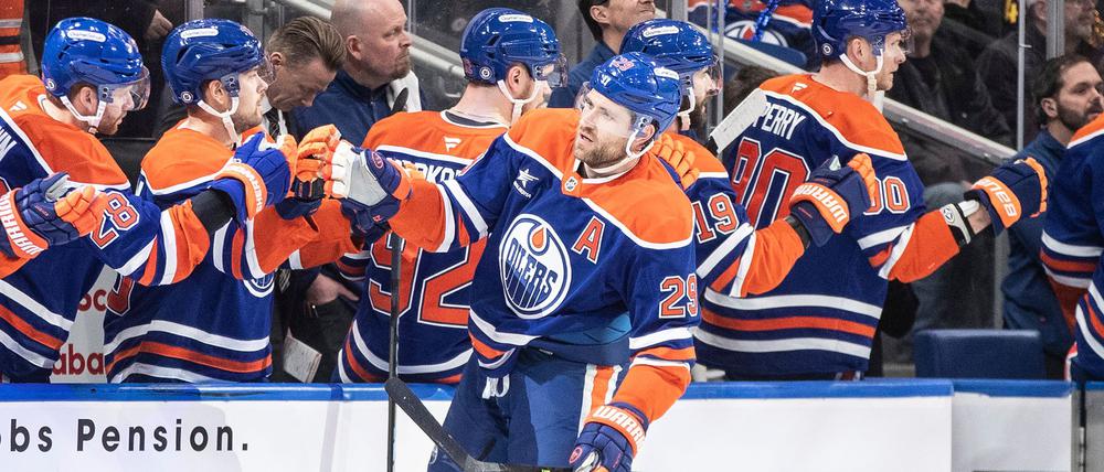 Leon Draisaitl war bei Edmontons Sieg gegen Vancouver an drei Toren beteiligt.