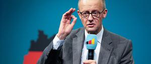 Friedrich Merz, Bundesvorsitzender der CDU und Kanzlerkandidat der Union, spricht bei einer Wahlkampfveranstaltung der CDU.