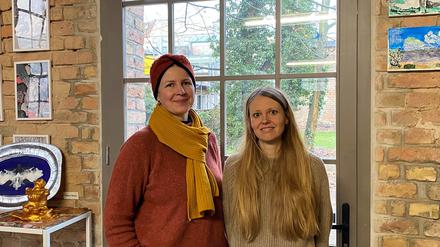 Synevar Kegel (l.) und Karolin Wurlitzer vom inklusiven Kunstprojekt Living Museum