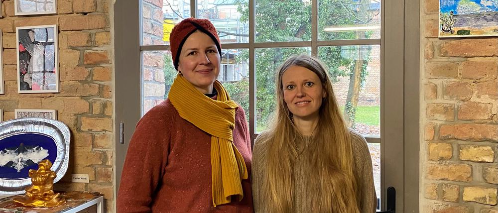 Synevar Kegel (l.) und Karolin Wurlitzer vom inklusiven Kunstprojekt Living Museum