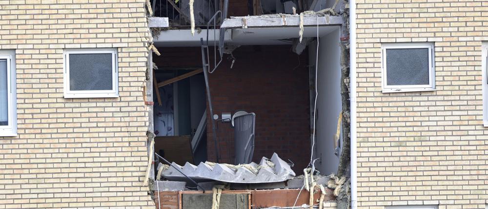 26.09.2023, Schweden, Linköping: Schäden, die durch eine Explosion in einem Wohnhaus im Stadtteil Ekholmen in Linköping verursacht wurden.