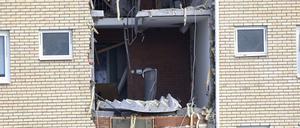 26.09.2023, Schweden, Linköping: Schäden, die durch eine Explosion in einem Wohnhaus im Stadtteil Ekholmen in Linköping verursacht wurden.
