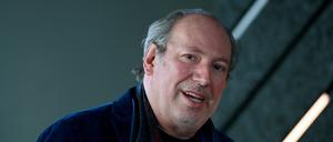 08.03.2022, Berlin: Hans Zimmer, deutscher Filmkomponist, beantwortet die Fragen von Journalisten. Hans Zimmer ist der vielleicht größte lebende Film-Komponist und der Mann hinter der Leinwandmusik. Am 12. September wird die mit zwei Oscars gekrönte Hollywood-Größe 65 Jahre alt.