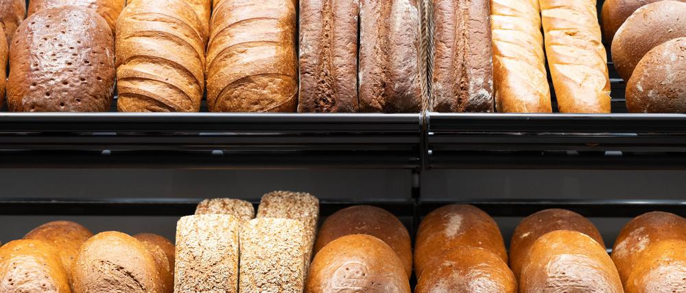 Die Rewe-Gruppe will Brot- und Backwaren künftig nicht mehr selbst herstellen.
