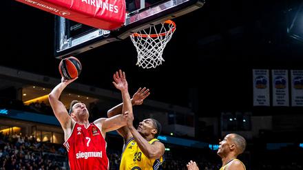Weltmeister Johannes Voigtmann (links) hatte gegen Albas David McCormack viel zu tun.