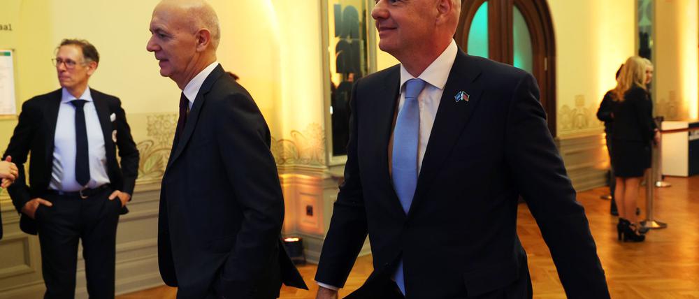FIFA-Präsident Infantino mit DFB-Präsident Bernd Neuendorf in Leipzig.