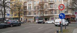 Eine rätselhafte Verkehrsführung am Amtsgerichtsplatz in Berlin-Charlottenburg.