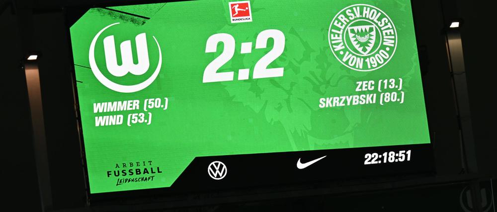 Bei der Partie zwischen Wolfsburg und Kiel in der Bundesliga kommt es zu einem Vorfall auf der Tribüne. 