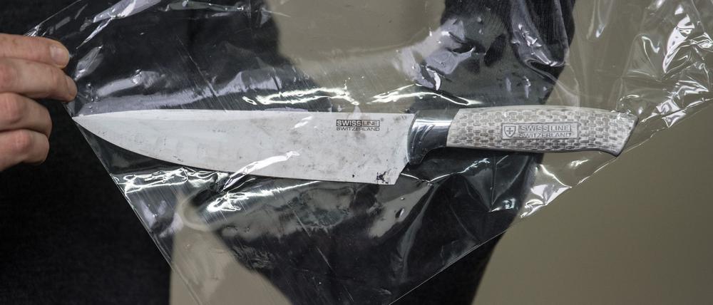 Tatverdächtige bei Messerattacken sind überwiegend erwachsene Männer. (Symbolfoto)