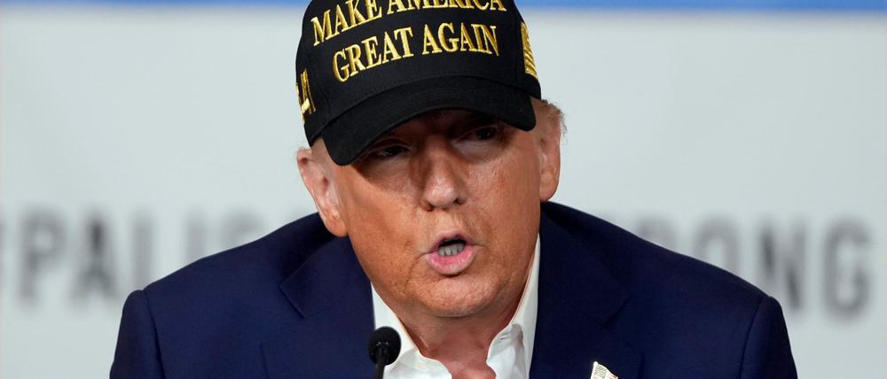 Trump ordnet Stopp von Auslandshilfen an. 