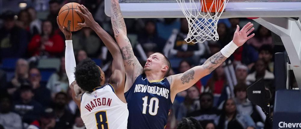 Daniel Theis (10) erzielte für die New Orleans Pelicans gegen die Memphis Grizzlies vier Punkte.