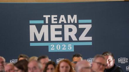 Bayerns Ministerpräsident und CSU-Chef Markus Söder hält eine Rede. CDU-Wahlkampftour Bundestagswahl 2025 - Weißwurstfrühstück mit dem CSU-Vorsitzenden und bayerischen Ministerpräsidenten Markus Söder und dem gemeinsamen Kanzlerkandidaten der Union Friedrich Merz - 19.01.2025, Brilon, St. Hubertus Schützenbruderschaft, Nordrhein Westfalen *** Bavarias Minister President and CSU leader Markus Söder gives a speech CDU election campaign tour Bundestag election 2025 Weißwurst breakfast with CSU Chairman and Bavarian Minister President Markus Söder and the Unions joint candidate for Chancellor Friedrich Merz 19 01 2025, Brilon, St Hubertus Schützenbruderschaft, North Rhine-Westphalia Copyright: HMBxMedia/xMarcoxBader