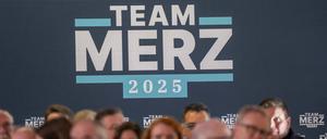 Bayerns Ministerpräsident und CSU-Chef Markus Söder hält eine Rede. CDU-Wahlkampftour Bundestagswahl 2025 - Weißwurstfrühstück mit dem CSU-Vorsitzenden und bayerischen Ministerpräsidenten Markus Söder und dem gemeinsamen Kanzlerkandidaten der Union Friedrich Merz - 19.01.2025, Brilon, St. Hubertus Schützenbruderschaft, Nordrhein Westfalen *** Bavarias Minister President and CSU leader Markus Söder gives a speech CDU election campaign tour Bundestag election 2025 Weißwurst breakfast with CSU Chairman and Bavarian Minister President Markus Söder and the Unions joint candidate for Chancellor Friedrich Merz 19 01 2025, Brilon, St Hubertus Schützenbruderschaft, North Rhine-Westphalia Copyright: HMBxMedia/xMarcoxBader